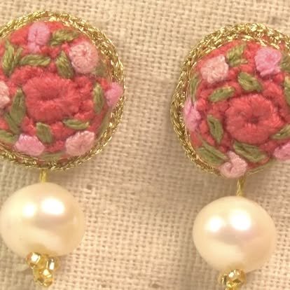 Aros Microbordado y Perlas de Río – Marianerías by Marian