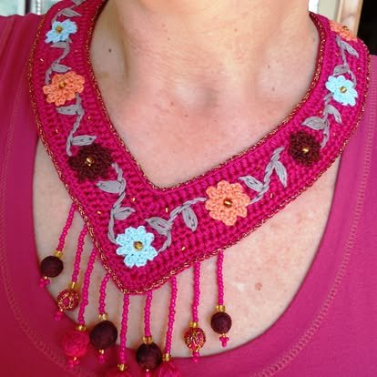 Pectoral Rosado P – Marianerías by Marian